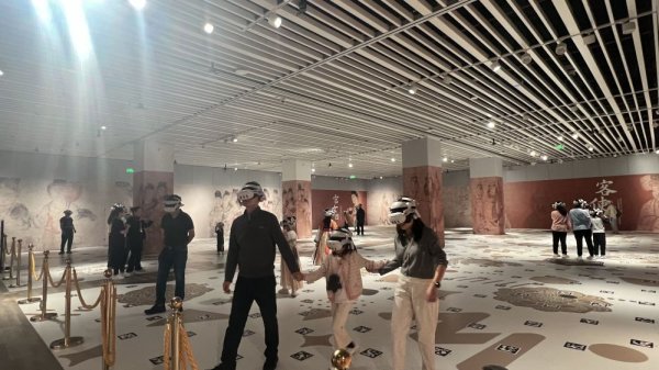 星火牛 科技绘新景：国庆中秋假期里的文旅“智”变